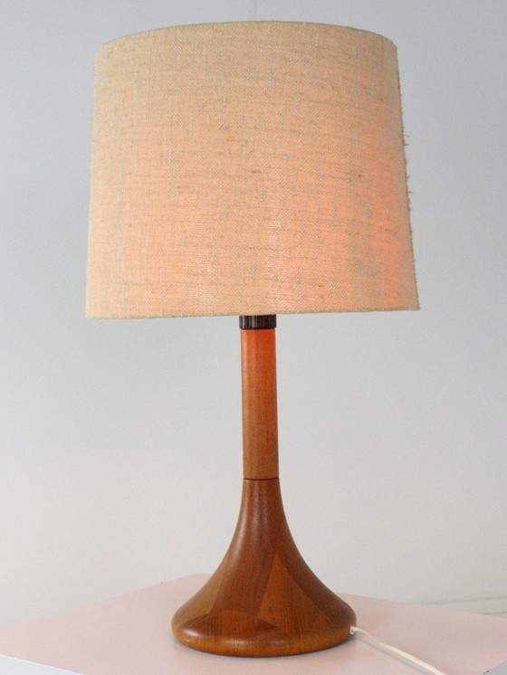 Image 1 of Lampe de table en bois Dyrlund XL vintage danois