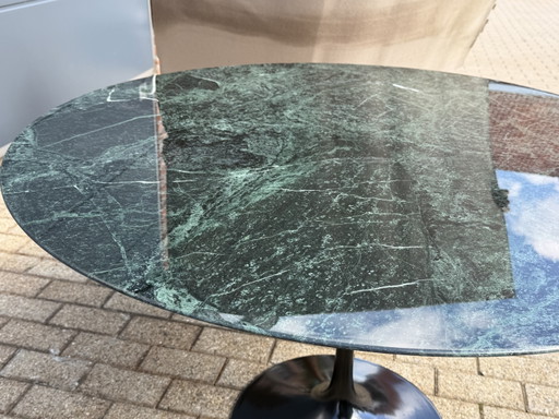 Mesa de comedor redonda original Knoll Tulip (120 cm) en Alpi Verde brillante, ¡en perfecto estado! Eero Saarinen