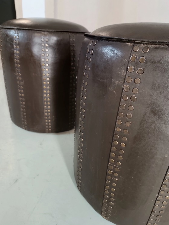 Image 1 of Set van 2 bruine leren poefs