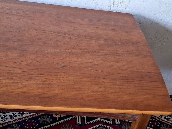 Image 1 of Table de salle à manger en teck de style Mid-Century avec plateau incurvé, Danemark, années 1960