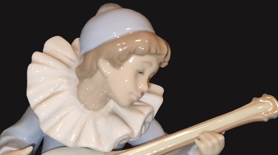 Image 1 of Figurine en porcelaine LLadro - Pierrot/clown avec mandoline (jouant du violon)