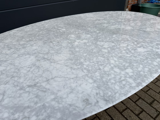 Image 1 of Original oval Knoll Tulip dining table (198x121cm) in Carrara marble