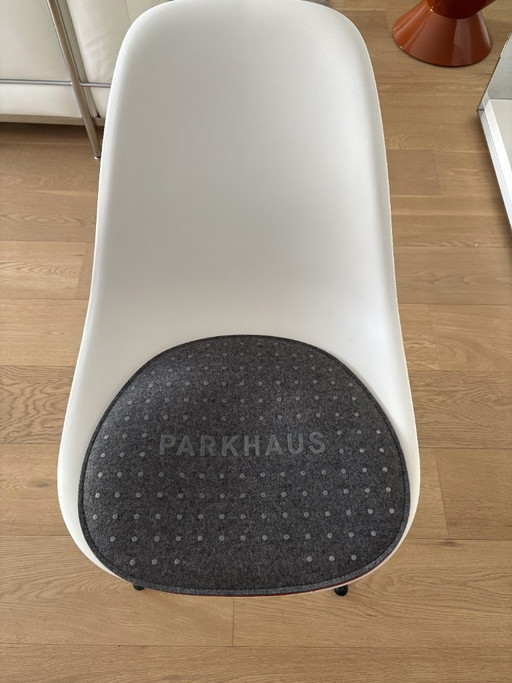 7x Vitra Eames DSR Chair – eetkamerstoelen, Metal, Plastic (photo 2 of 6)