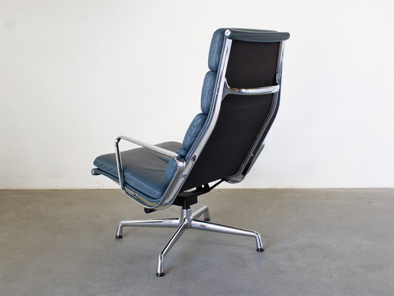 Vitra EA 222 Softpad Poltrona Pelle, Charles Eames. – Poltrone, Leather (photo 3 of 11)