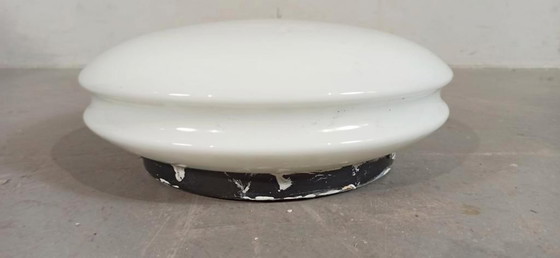 Image 1 of lampada da soffitto rotonda in vetro opalino vintage