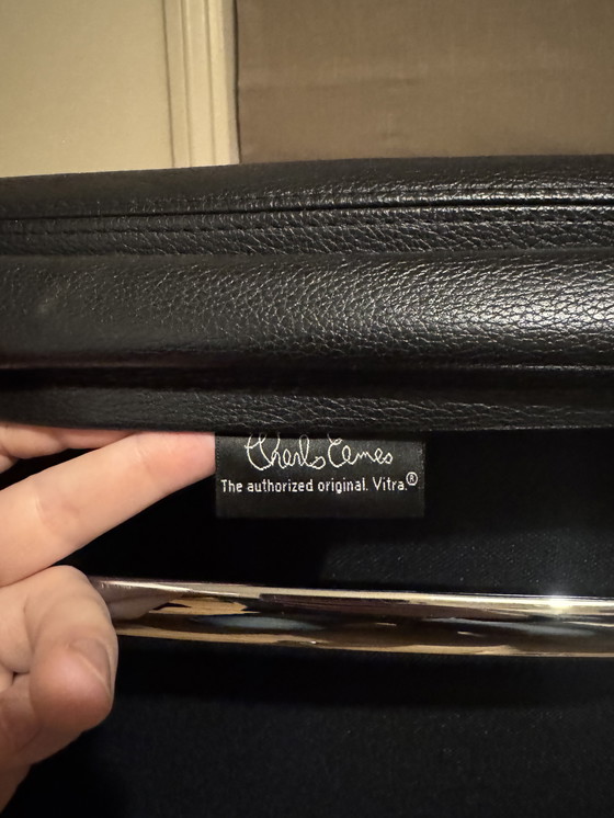 Image 1 of Vitra Eames Soft pad draaistoel EA217