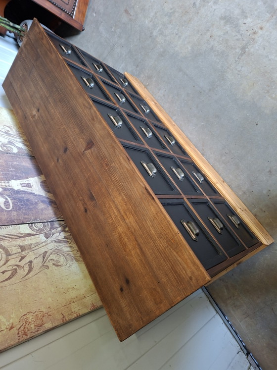 Image 1 of Leuke ladekast. apothekerskast, archiefkast, dressoir hoogte, licht houtsoort  fm. 137x40cm en 80cm hoog.
