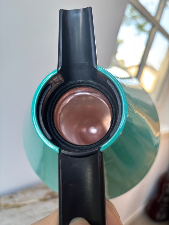 Thermos Emsa Rio degli anni '80 con caratteristico design conico 'Memphis' in turchese e nero (foto 9 di 10)