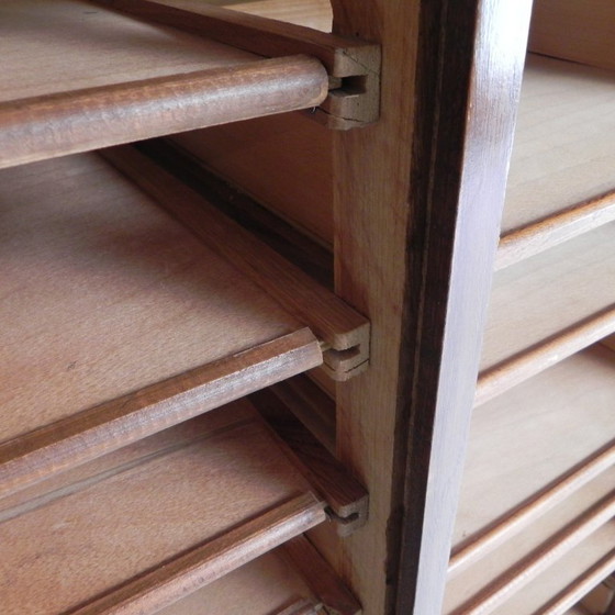 Image 1 of Armadio in rovere con serranda avvolgibile a 2 ante, alto 150 cm, anni '30.