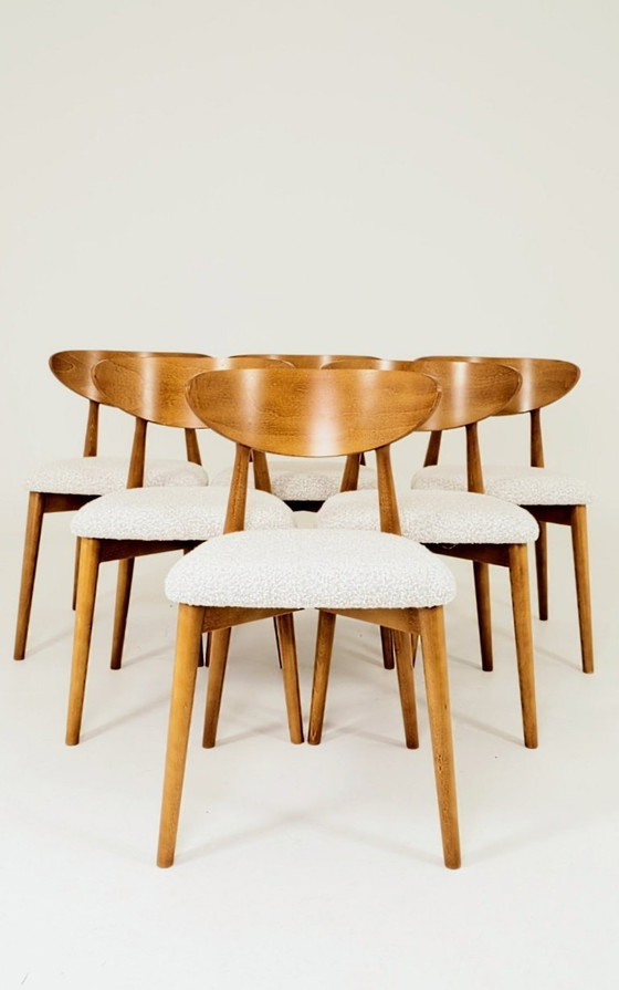 Image 1 of Set van 6 eetkamerstoelen, licht beukenhout, witte Bouclè stof, modern ontwerp