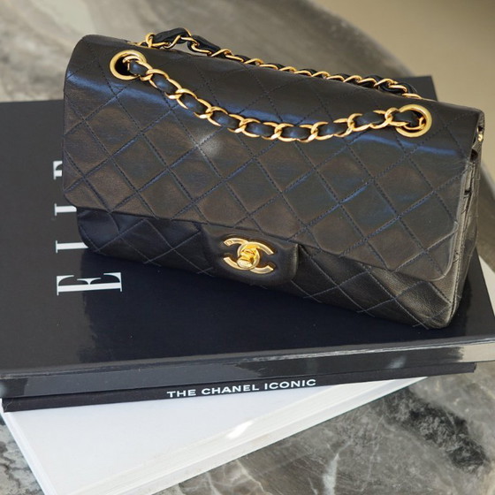Image 1 of CHANEL KLASSIEKE KLEINE TAS