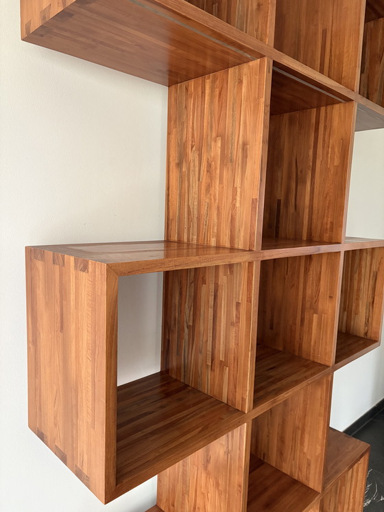 Image 1 of Design boekenkast/kamerverdeler van massief hout – vrijstaand