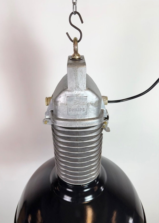Image 1 of Grote industriële hanglamp van zwart emaille van Philips, jaren 60.