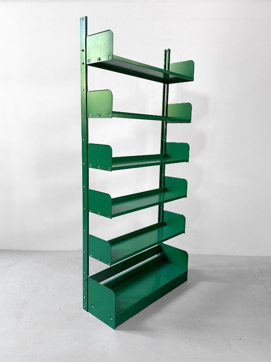 Librería Lips Vago "Congresso" verde brillante, años 70, diseño holandés-italiano. – Iron (photo 2 of 18)