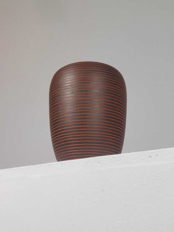 Image 1 of Decorazione vintage scanalata, vaso in ceramica fatto a mano da Rudi Stahl