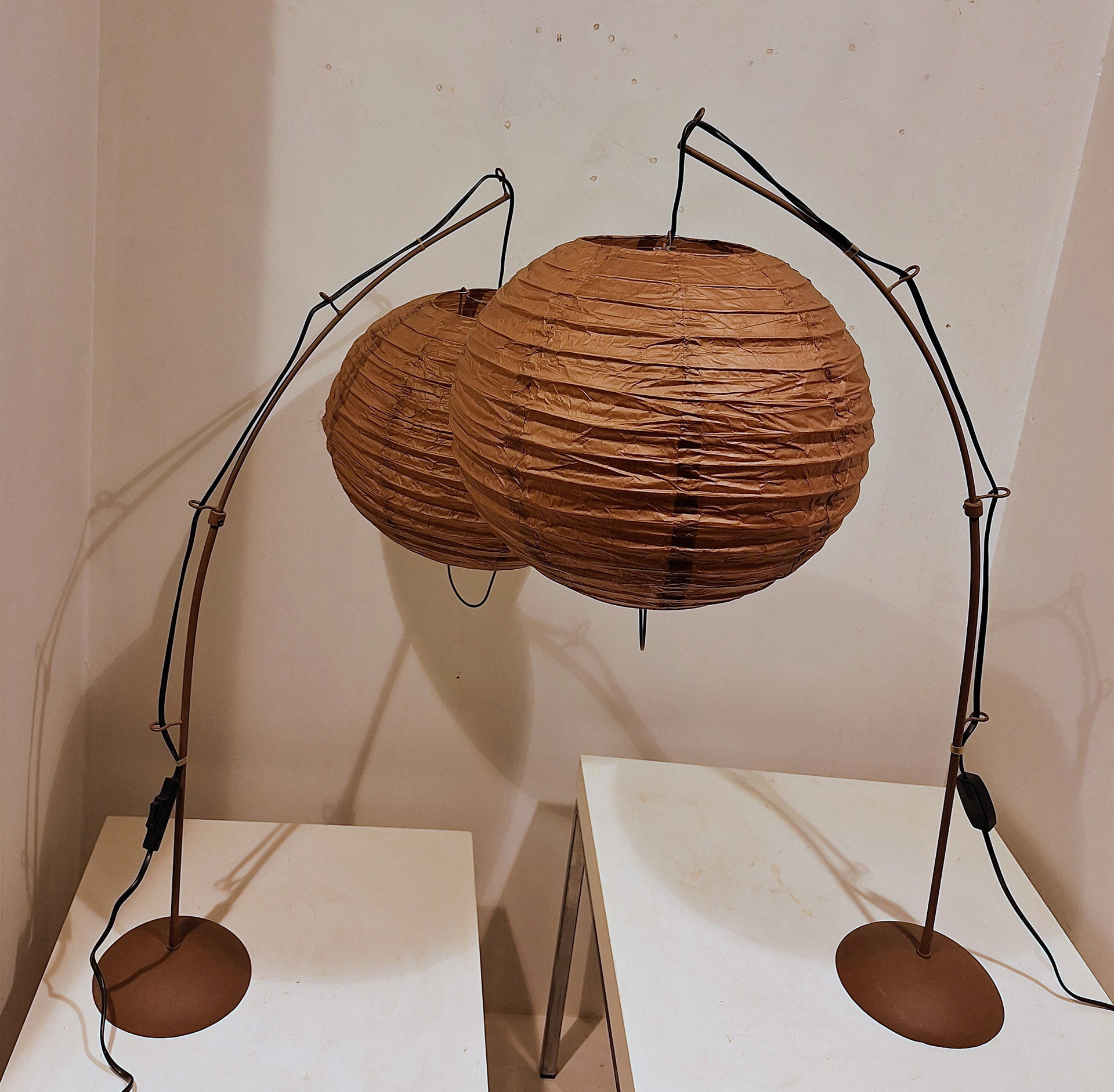 秋子 AKIKO LAMP TARAGO 2 tarogo table lamps | €320 | Whoppah