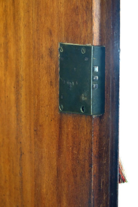 Image 1 of Cabinet de style Louis XV, milieu du XVIIIe siècle.