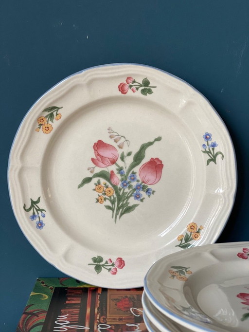 Luneville set of 4 vintage plates with floral design