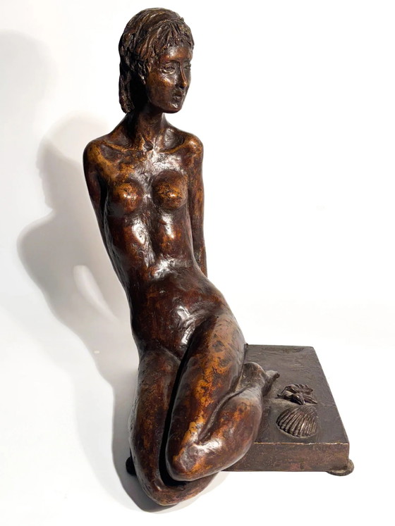 1920s Italian Bronze Sculpture of a Lady (photo 3 of 11)