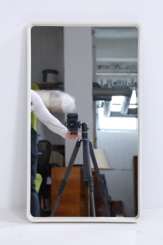 Image 1 of Specchio d'epoca anni '60 | Specchio da appendere di metà secolo Specchio di legno retrò inclinato Vintage #05-97