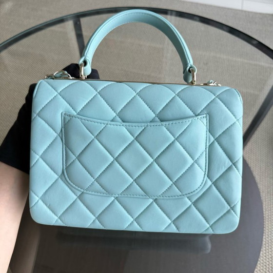 Image 1 of Borsa Chanel Trendy CC piccola - Pelle di agnello trapuntata color Tiffany con finiture dorate