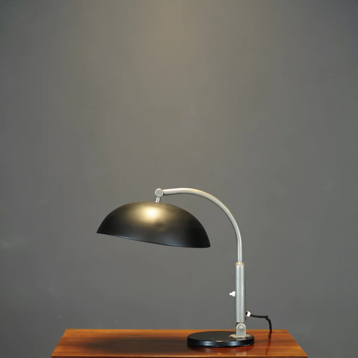 Hala H. Busquet 144 desk lamp