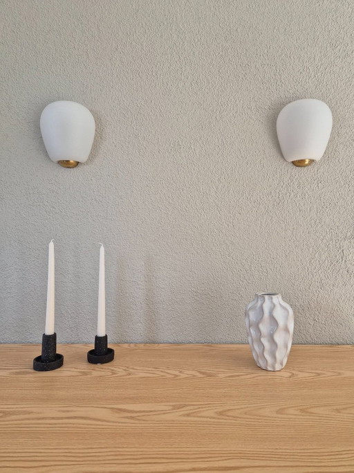 Elegante Peill & Putzler Wandleuchte von Wilhelm Wagenfeld (2er-Set), 1960er Jahre, Opalglas & Messing – Warmes Umgebungslicht