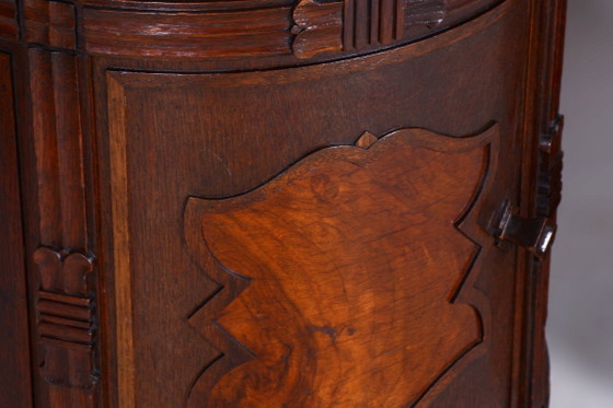Par de mesitas de noche cubistas restauradas, de roble y nogal, pulidas, checas, de la década de 1910. – Wood (photo 3 of 15)