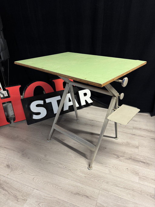 Table à dessin rétro industrielle vintage Ahrend Circle Kramer