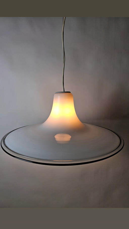 Suspension en verre blanc avec bordure noire transparente, modèle chapeau de sorcière, d'Italie