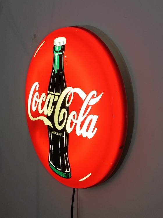 Letrero luminoso de Coca-Cola de 40 cm, marca registrada en 1997. – Coca cola, Decoración de pared, Plexiglass (photo 5 of 8)