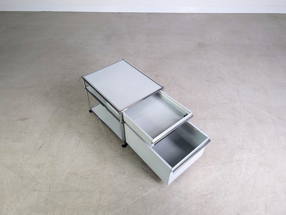 Image 1 of Conteneur de bureau USM Haller, armoire de bureau design blanche, petit modèle Fritz