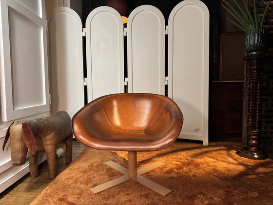 Image 1 of B&B ITALIA Drehsessel MART in einzigartigem cognacfarbenem Sattelleder mit Patina.