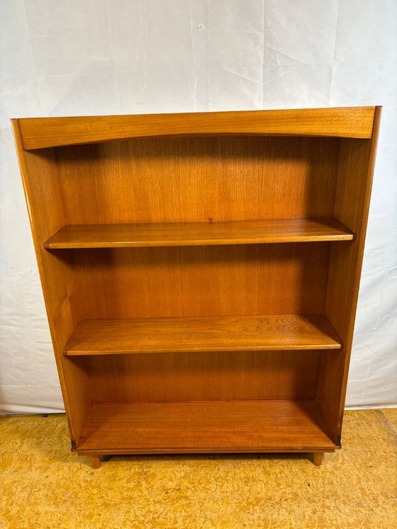 Vintage teakhouten boekenkast uit het midden van de 20e eeuw | Jaren 60-70 | Retro Scandinavische stijl | (photo 3 of 6)
