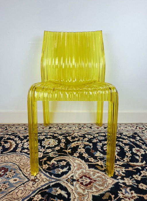 Sedia Kartell Frilly di Patricia Urquiola