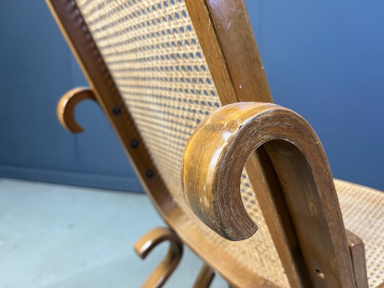 Image 1 of Fauteuil à bascule vintage en bois courbé et toile de canne, années 1960