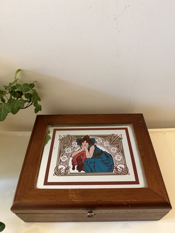 Image 1 of Joyero Art Nouveau