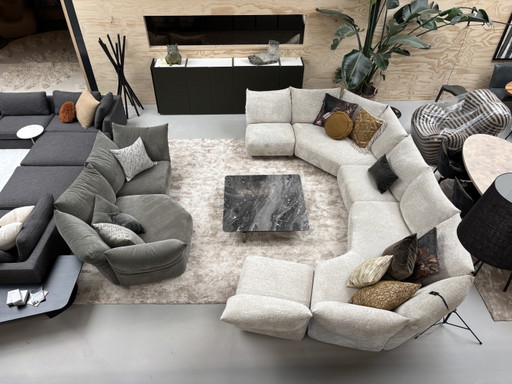 Gran configuración estándar Edra 5 módulos LP 2026 € 42.000.- – modulaire banken, Velvet, Textile (photo 2 of 8)