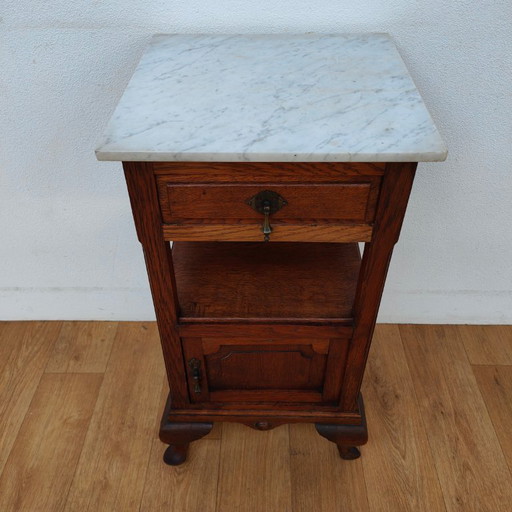 Table de chevet ancienne vintage avec plateau en marbre