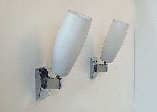Pair D'Appliques Vintage Orientable, Chrome Et Opaline, France 1970