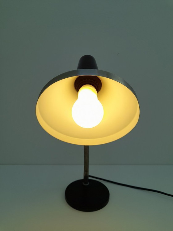 Image 1 of Iconische Hala Zeist bureaulamp – tijdloos design dat rust en focus brengt