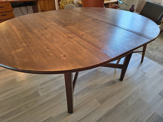 Image 1 of Solid pine dining table – Oval/round and extendable