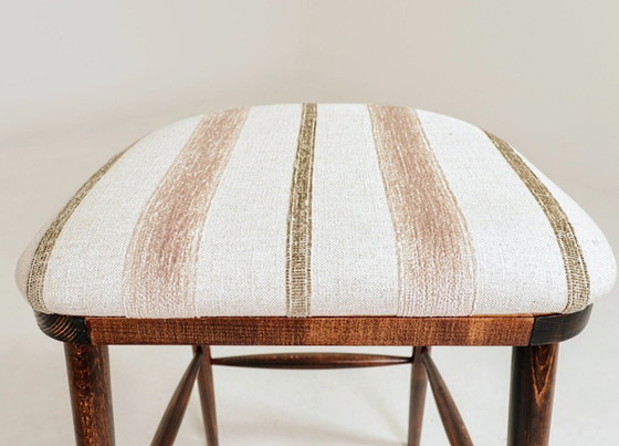 Image 1 of Rustieke beukenhouten barkrukken – gestreepte jacquard bekleding, elegante zitplaatsen voor aan het keukeneiland