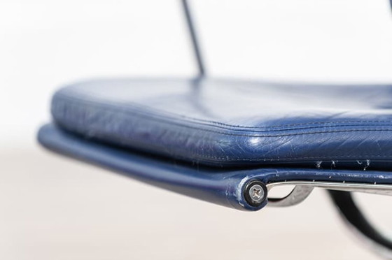 Image 1 of Vitra Ea208 Soft Pad Vergaderstoel