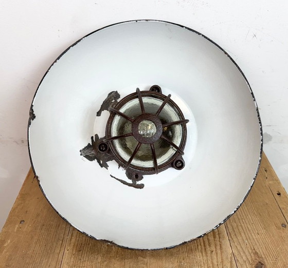 Image 1 of Lampada a sospensione industriale a gabbia in ghisa e smalto nero, anni '60