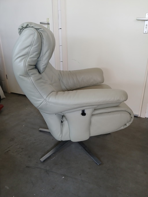Fauteuil inclinable Himolla 7602 confortable avec réglage manuel.