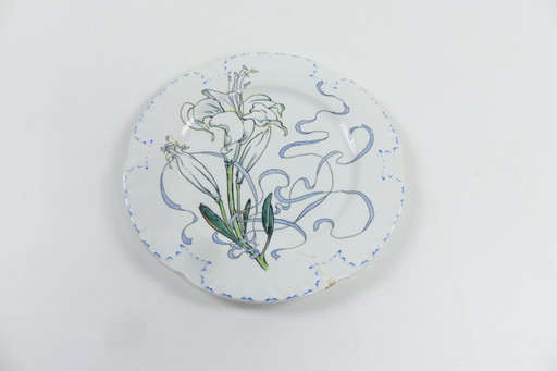 Creil Montereau, art nouveau plate Mod. "Flowers and Ribbons".