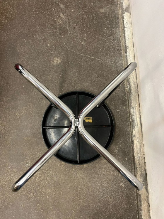 Image 1 of Buisvormige kruk met bakelieten zitting