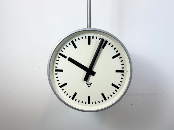 Image 1 of Grote industriële dubbelzijdige spoorweg- of fabrieksklok van Pragotron, jaren 60