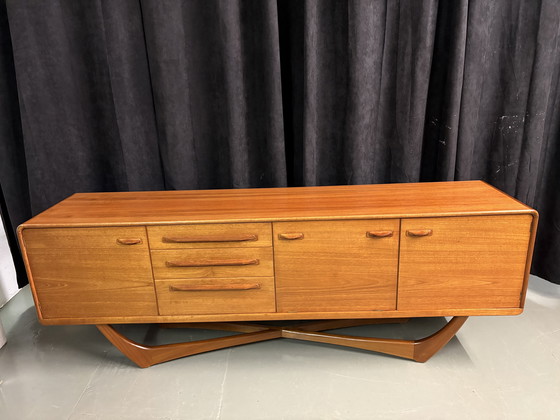 Image 1 of 60’ dressoir Beithcraft